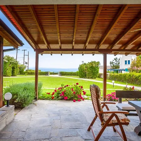 Coastal Rustic House Vakantiehuis Polychrono