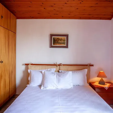 Coastal Rustic House Vakantiehuis Polychrono