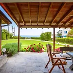 Coastal Rustic House Сasa de vacaciones Polychrono