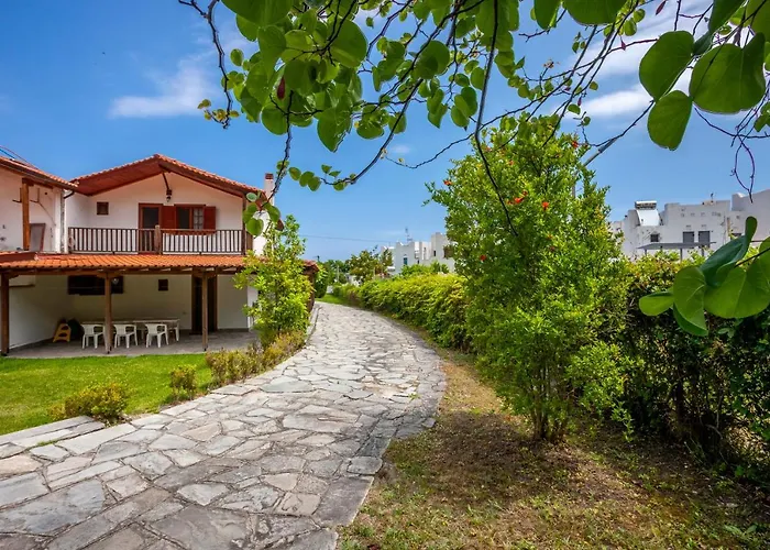 Nyaraló Coastal Rustic House *