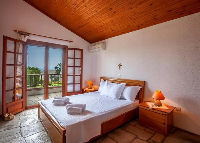 Coastal Rustic House * Políhrono
