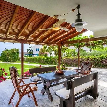 Coastal Rustic House 펜션