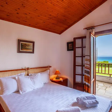 Coastal Rustic House פוליכרונו
