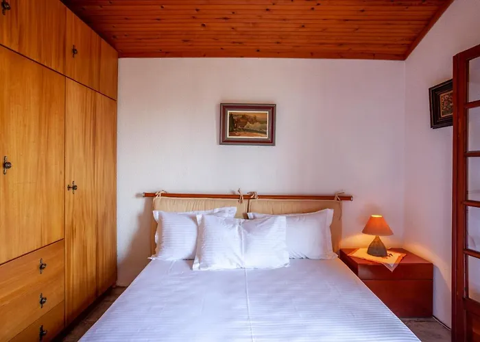 Coastal Rustic House Hébergement de vacances Polychrono