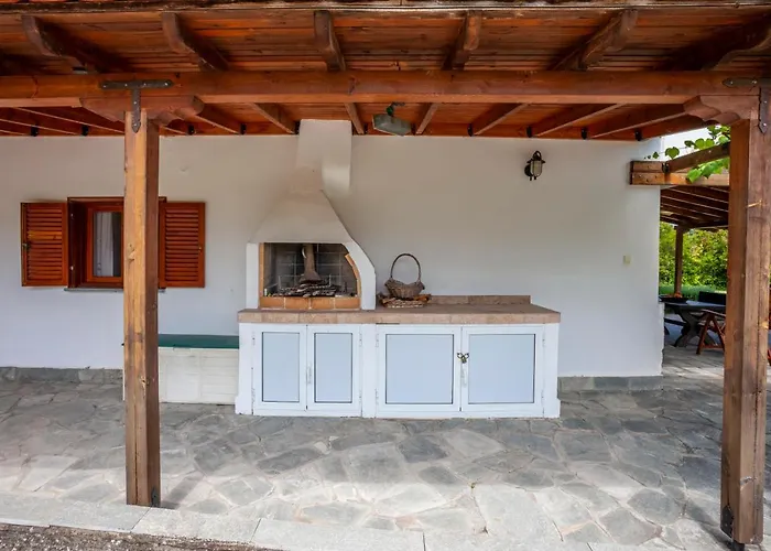 Coastal Rustic House * Polychrono